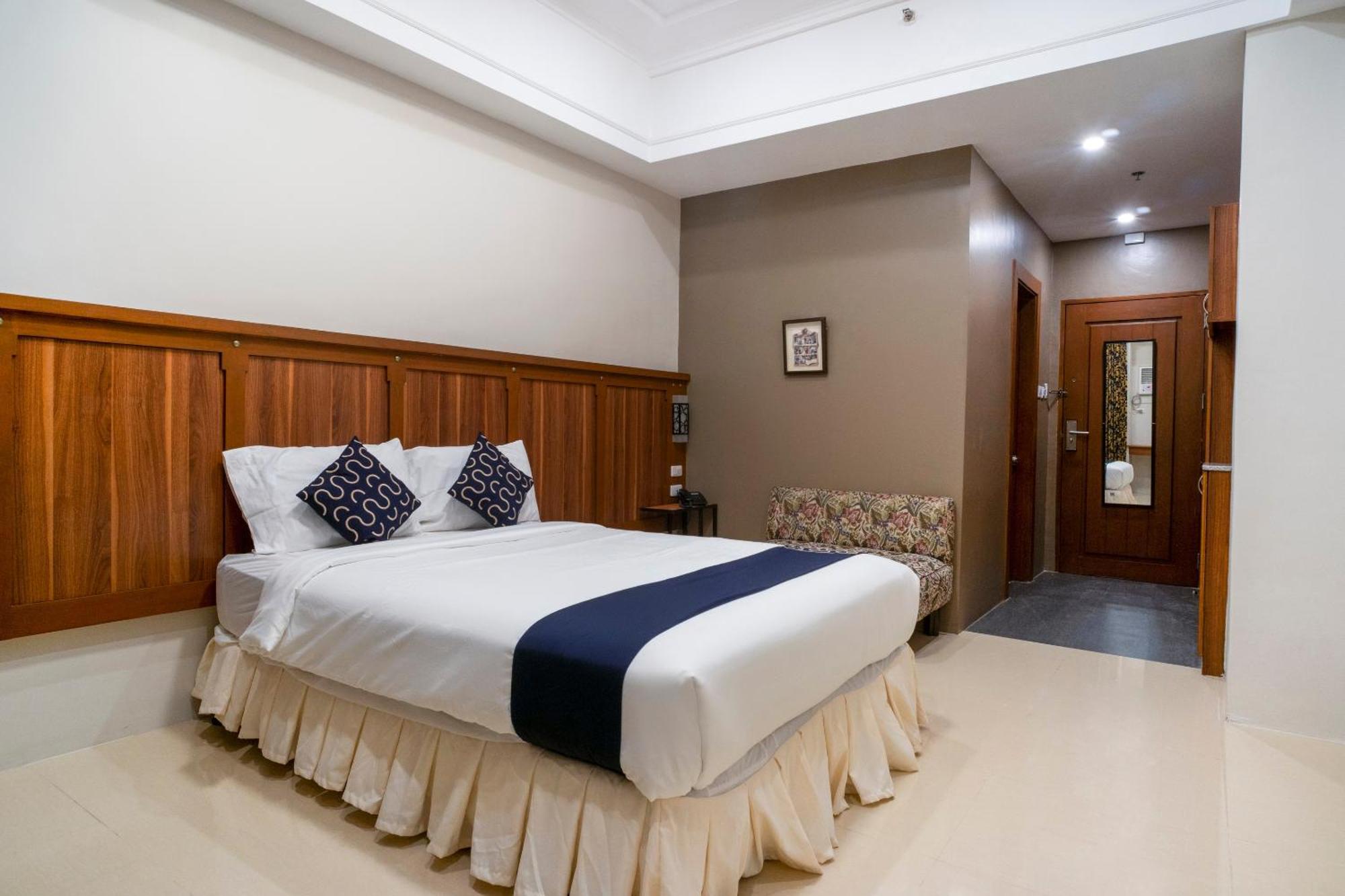 Capital O 460 World Palace Hotel Davao City Exterior foto